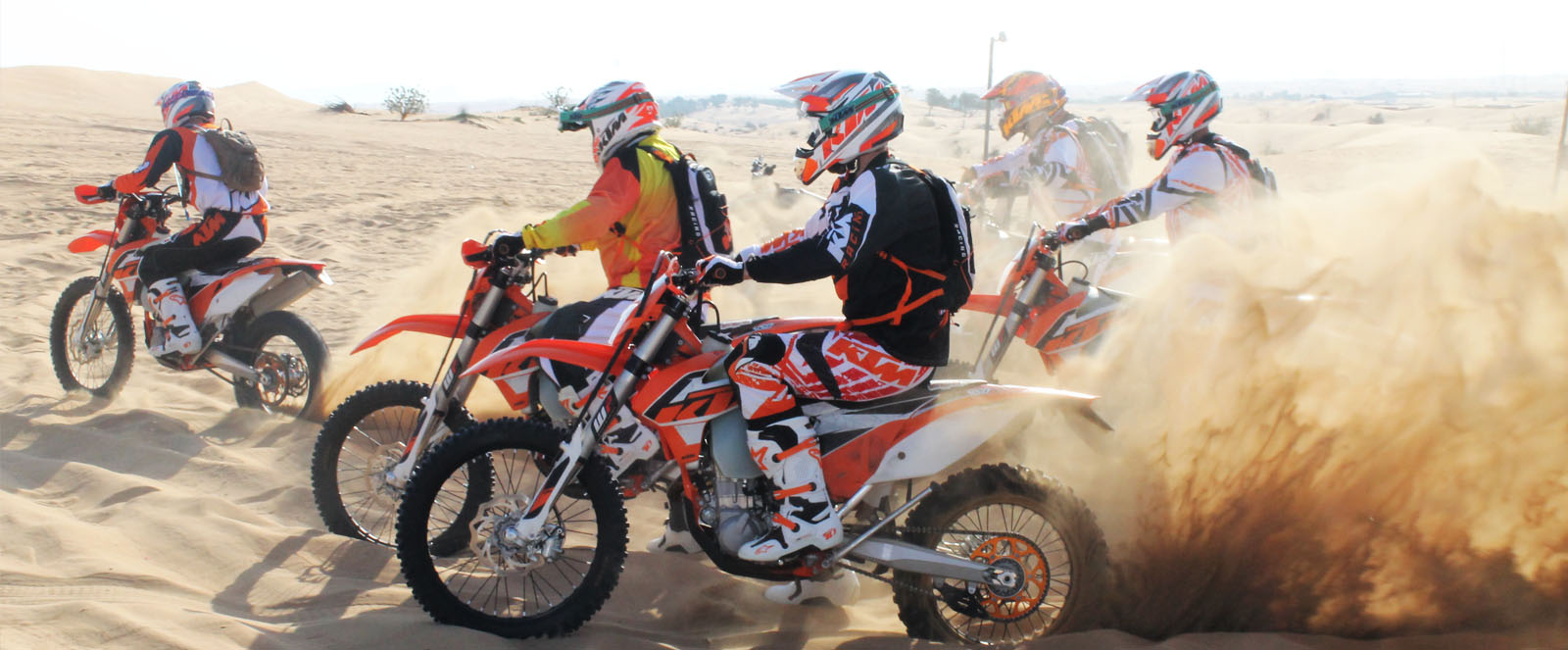 custom-motorbike-tour-in-dubai-desert