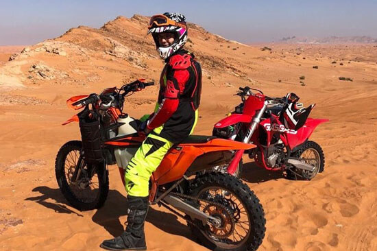 enduro-motorcycles-dirt-bike-desert--safari-tour-dubai