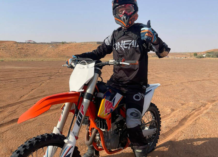 7-dirt-bike-enduro-bike-ride-in-red-dunes-al-badayer-dubai
